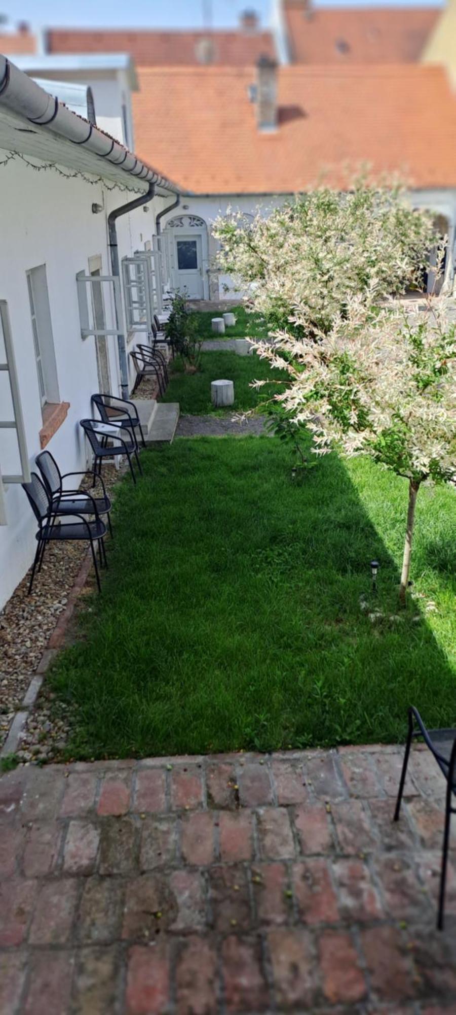 Plitzner Belvarosi Apartmanhaz Eger Ngoại thất bức ảnh